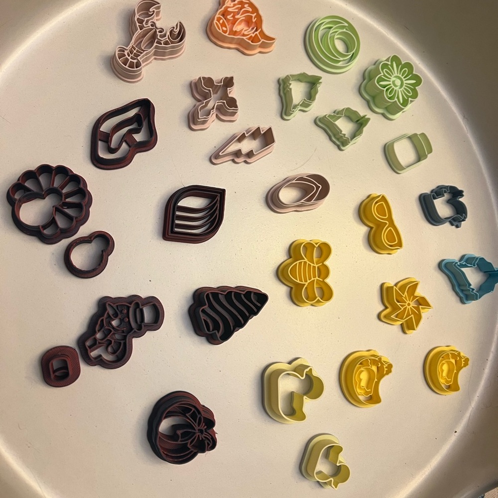 Polymer clay cutters random set of 25 cutters! - Picture 2 of 5